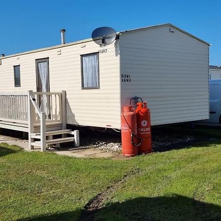 Apartamento Lovely Caravan At Ingoldmells Just Behind Sealands Exterior foto