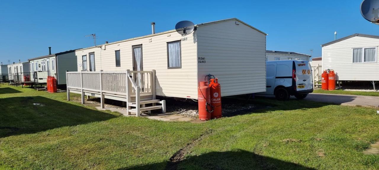 Apartamento Lovely Caravan At Ingoldmells Just Behind Sealands Exterior foto